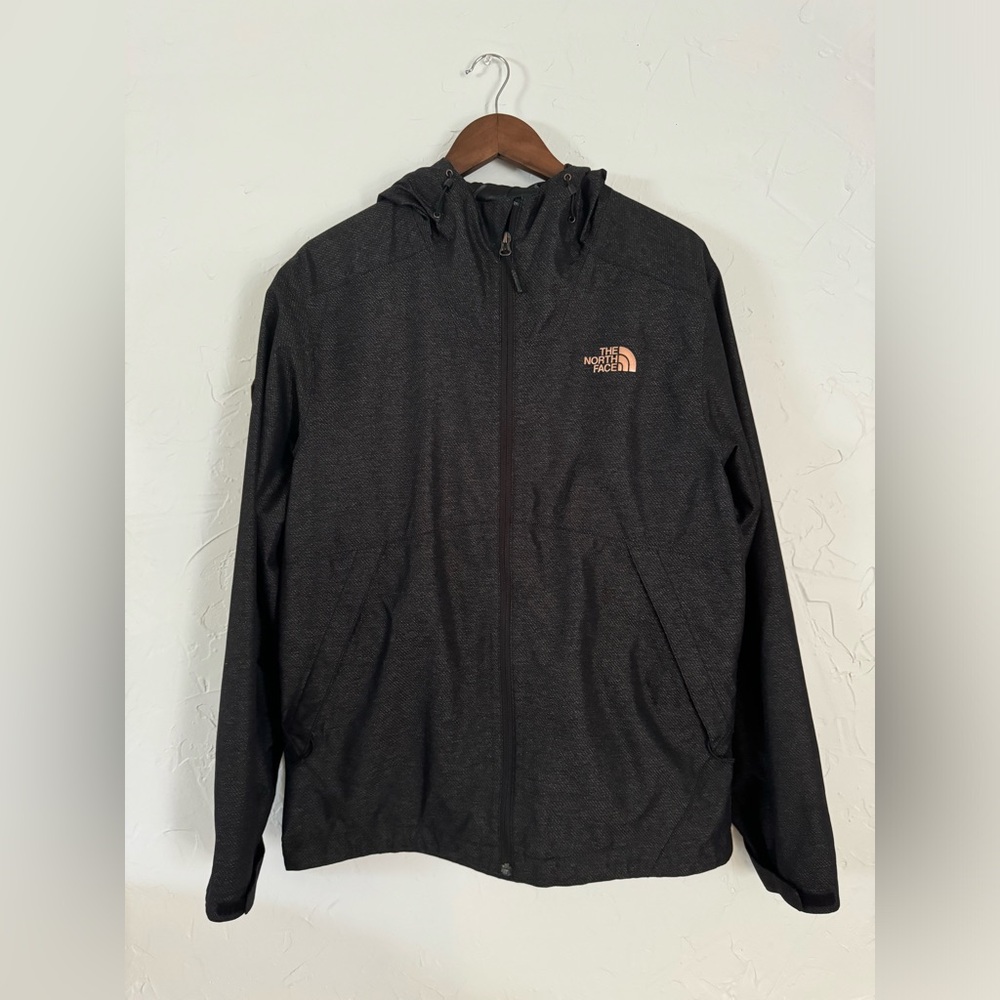 The north face jacket windbreaker size M